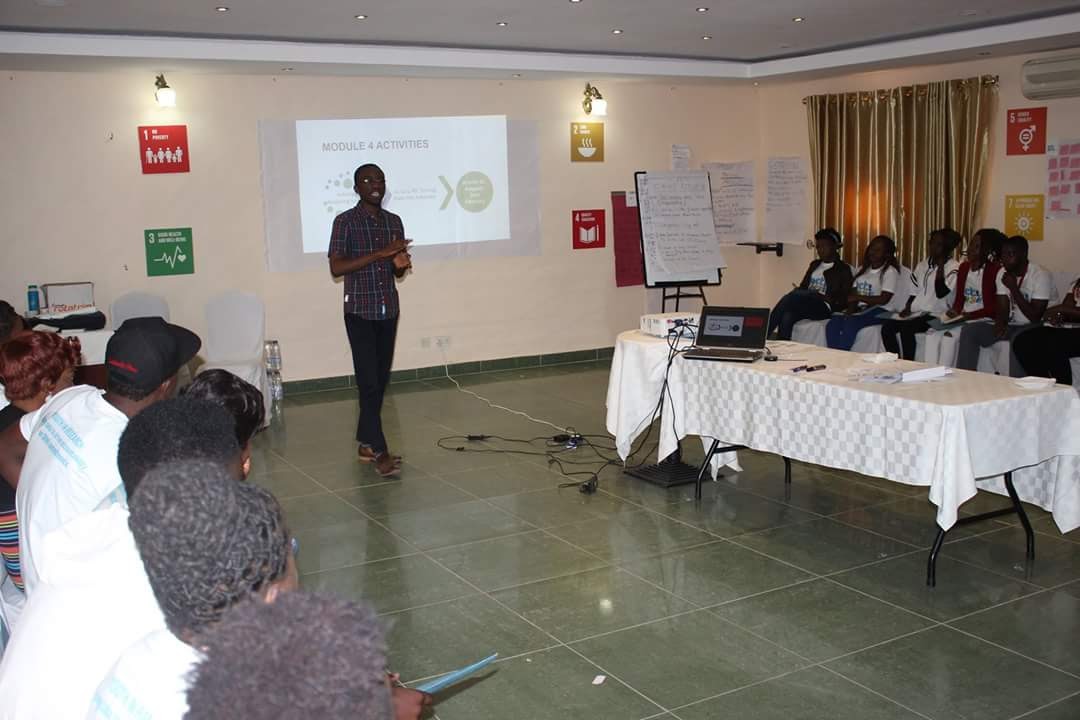 Shuko Musemangezhi facilitating a learning session